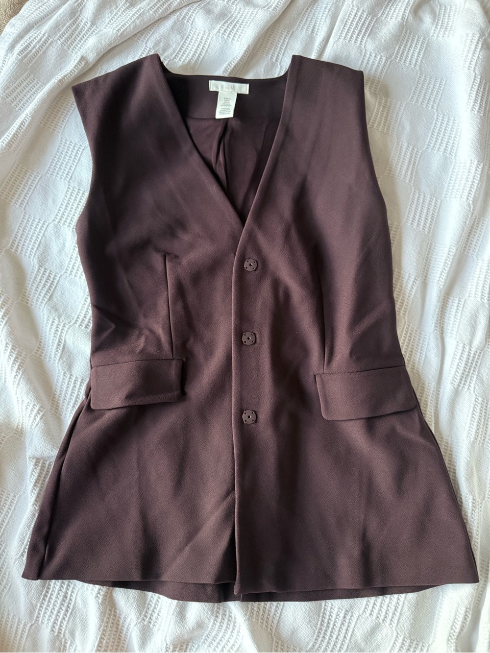 H&M Sleeveless Button-Front Vest in Deep Plum